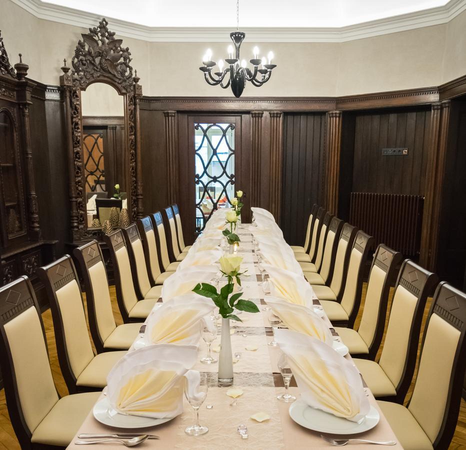 Hotel Amts-apotheke 4*