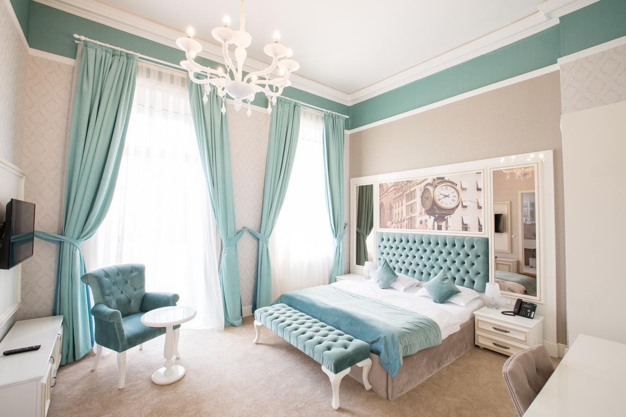 Amts-apotheke Hotel 4*