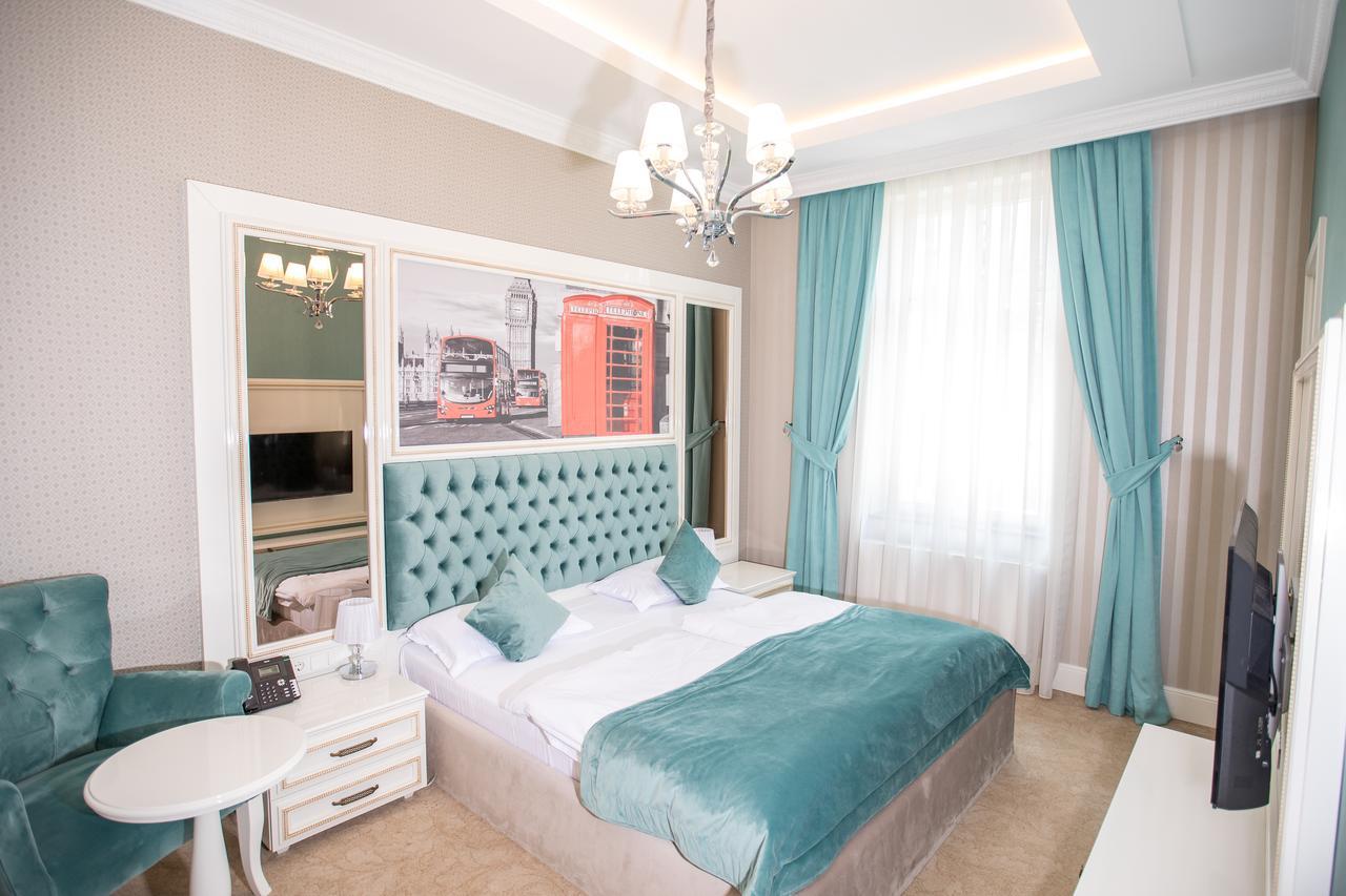 Amts-apotheke 4*